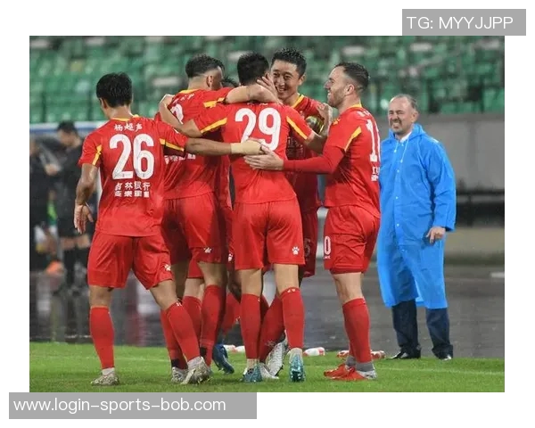 长春亚泰与悉尼足球队激战正酣比分揭晓引发球迷热议 长春亚泰与悉尼足球队激战正酣比分揭晓引发球迷热议